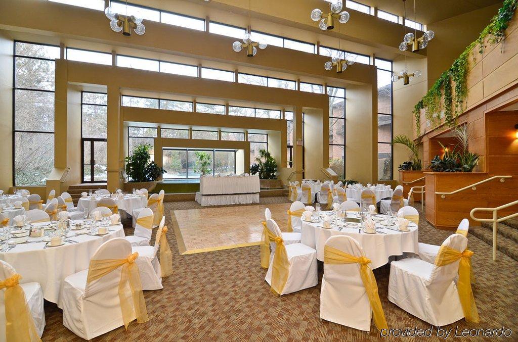 Clock Tower Resort And Conference Center - Rockford Restaurant foto