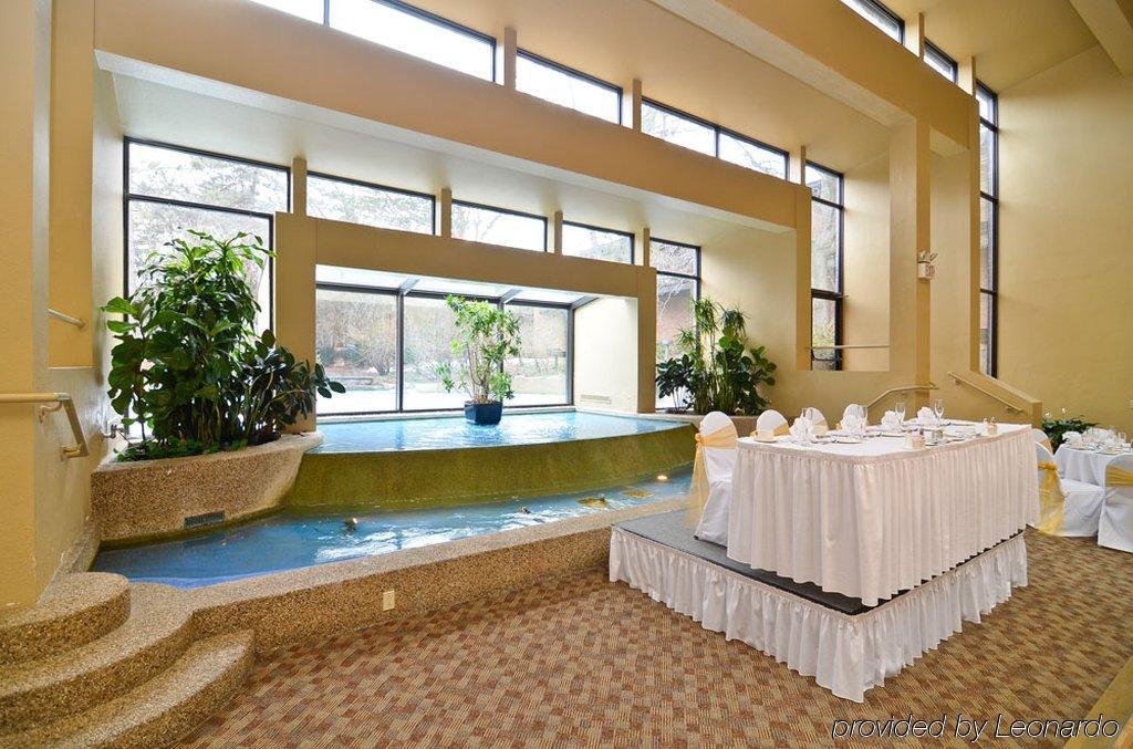 Clock Tower Resort And Conference Center - Rockford Restaurant foto